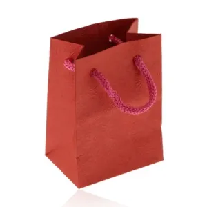Mala papirnata poklon vrećica, mat površina crvene boje, uzorak ruža