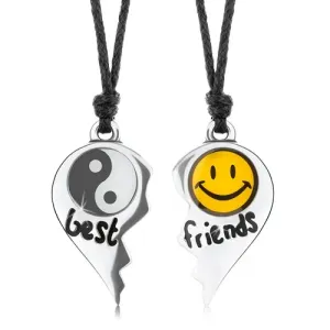 Niz ogrlica, podijeljeno srce, Jin i Jang, žuti smiley, natpis najbolji prijatelji