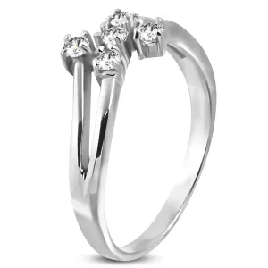 Čelični prsten srebrne boje sa pet prozirnih cirkona - Veličina: 49