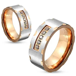Prsten izrađen od kirurškog čelika, srebrna i bakrena boja, urezi, prozirni cirkoni, 8 mm - Veličina: 65