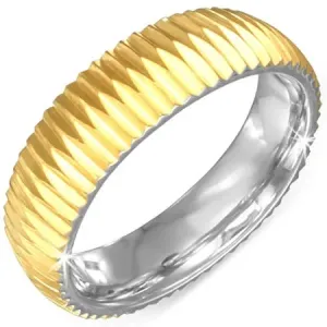 Prsten zlatne boje izrađen od čelika  - rebrast - Veličina: 59