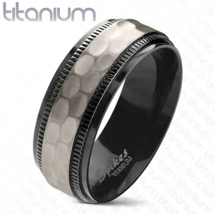 Prsten od titana, crni urezani rubovi, brušena mat srednja pruga, 8 mm - Veličina: 68