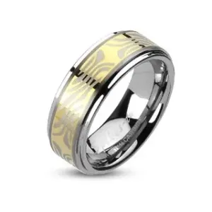 Prsten od volframa s prugom zlatne boje i zebrastim motivom - Veličina: 62