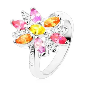 Prsten srebrne boje, veliki cvijet raznobojnih i prozirnih latica - Veličina: 49
