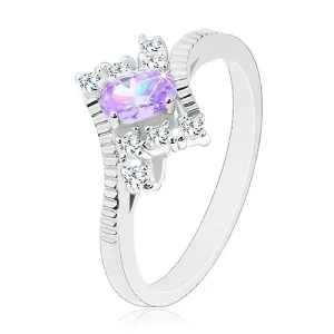 Sjajni prsten srebrne boje, brušeni svijetlo ljubičasti oval, prozirni cirkoni - Veličina: 49