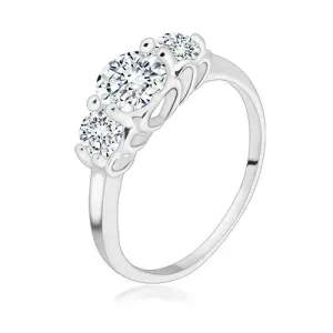 925 srebrni prsten - tri okrugla svjetlucava cirkona, usjeci u obliku srca - Veličina: 59