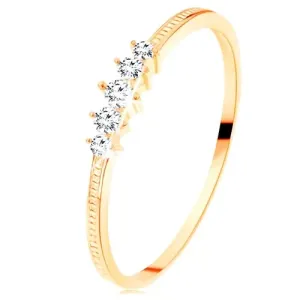 Prsten od zlata 585 - linija prozirnih cirkona, urezani krakovi - Veličina: 51