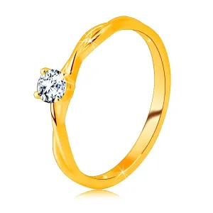 Zaručnički prsten od 14K žutog zlata - izrezan je prozirni cirkon u okviru - Veličina: 56