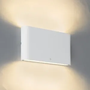 Moderna vanjska zidna svjetiljka bijela 17,5 cm uklj. LED IP65 - Bat